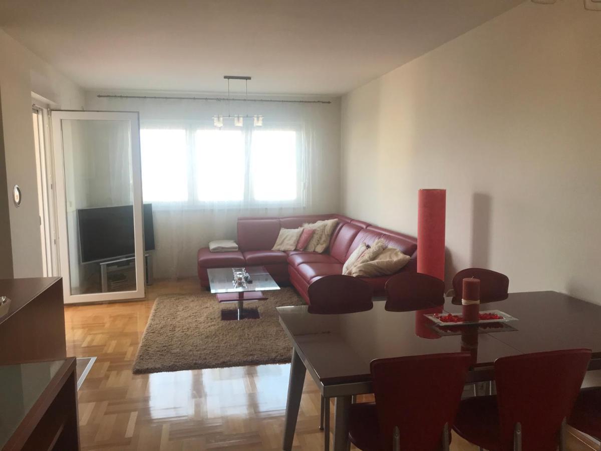 3 Bed *