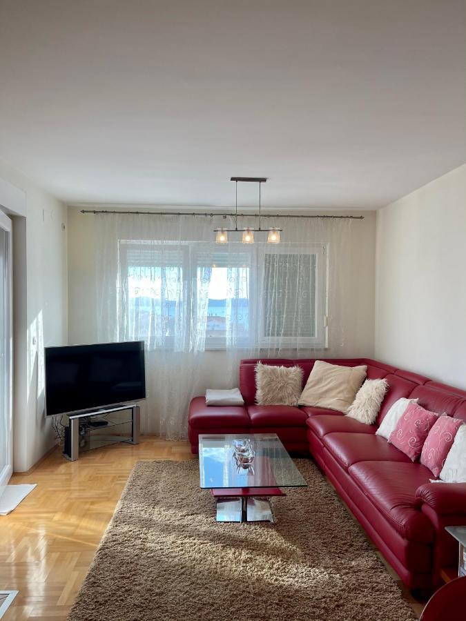 3 Bed Apartment *