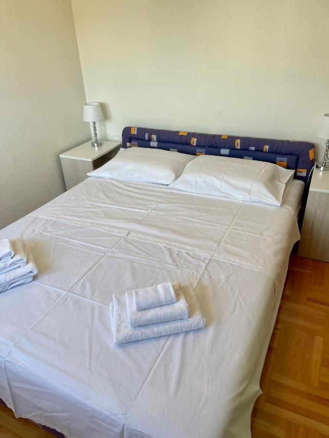 3 Bed Apartment *